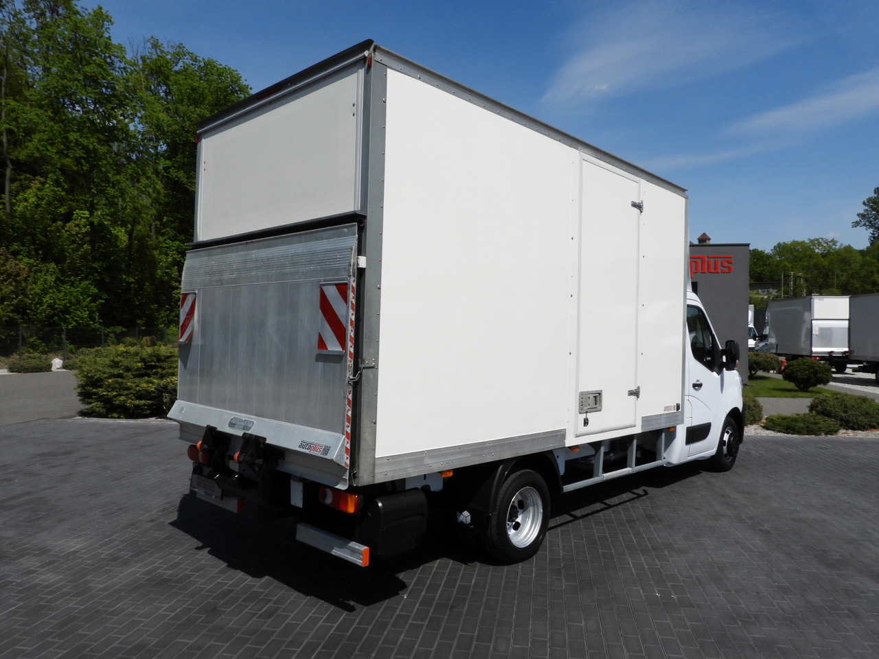 RENAULT MASTER BOX LIFT 8 PALLETS CRUISE CONTROL NAVIGATION LED LIGHTS TWIN WHEELS AIR CONDITIONING 145HP - شاحنة مغلقة الصندوق: صورة 3 RENAULT MASTER BOX LIFT 8 PALLETS CRUISE CONTROL NAVIGATION LED LIGHTS TWIN WHEELS AIR CONDITIONING 145HP - شاحنة مغلقة الصندوق: صورة 3