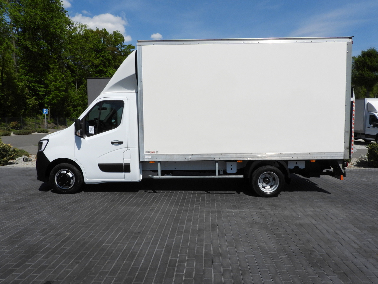 شاحنة مغلقة الصندوق RENAULT MASTER  BOX LIFT 8 PALLETS CRUISE CONTROL NAVIGATION LED LIGHTS TWIN WHEELS AIR CONDITIONING  145HP: صورة 9