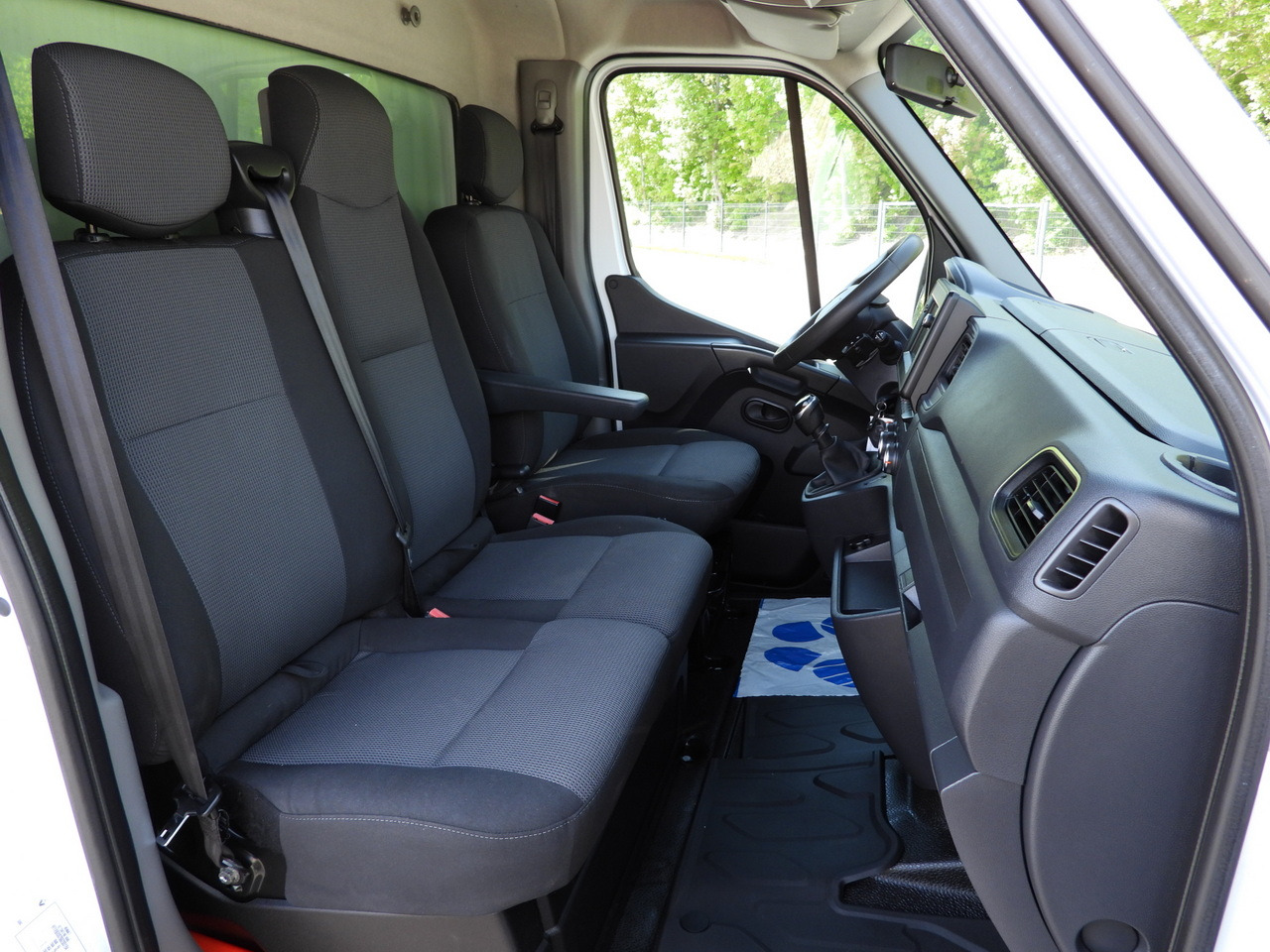 شاحنة مغلقة الصندوق RENAULT MASTER  BOX LIFT 8 PALLETS CRUISE CONTROL NAVIGATION LED LIGHTS TWIN WHEELS AIR CONDITIONING  145HP: صورة 39