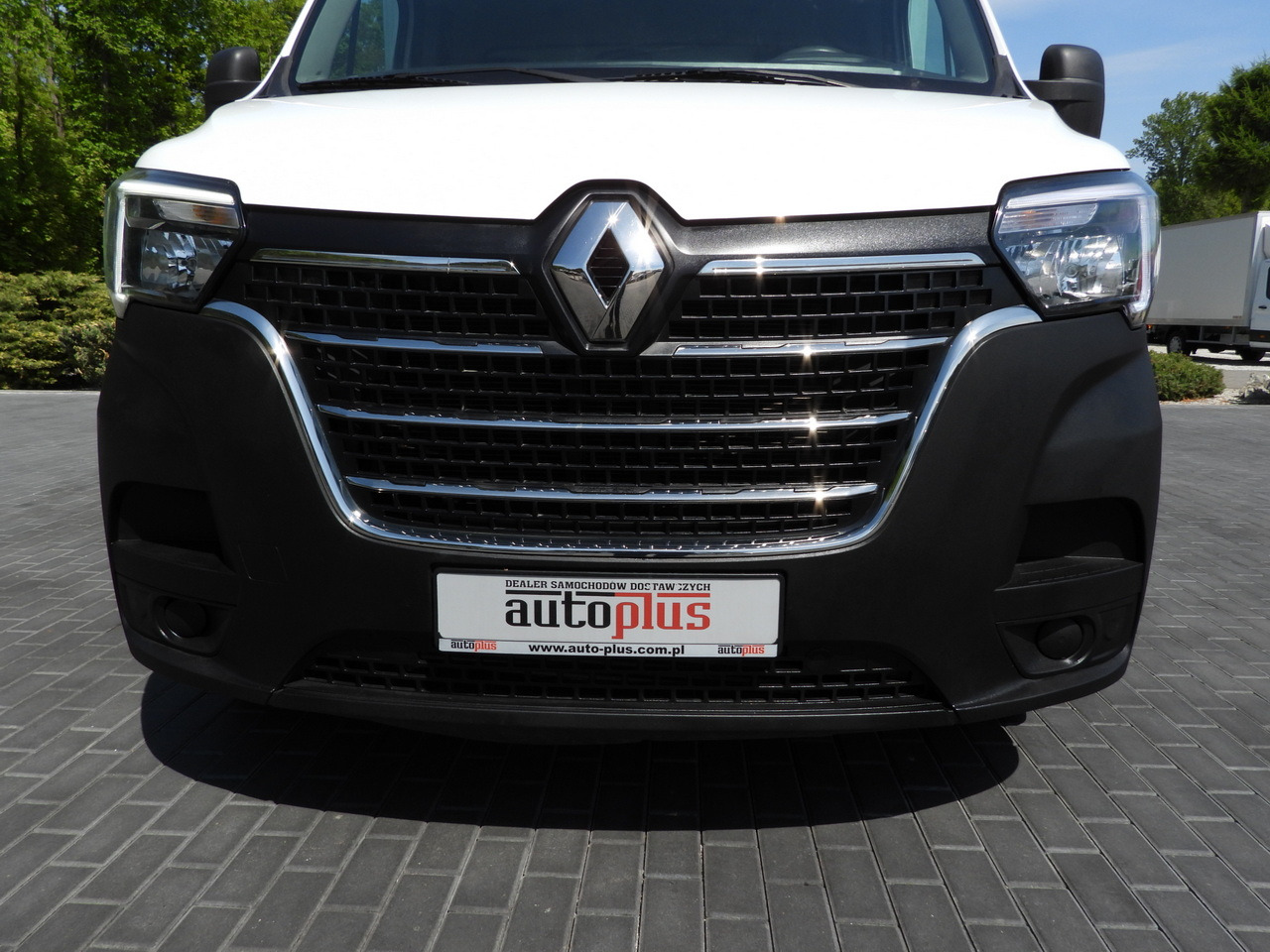 شاحنة مغلقة الصندوق RENAULT MASTER  BOX LIFT 8 PALLETS CRUISE CONTROL NAVIGATION LED LIGHTS TWIN WHEELS AIR CONDITIONING  145HP: صورة 15