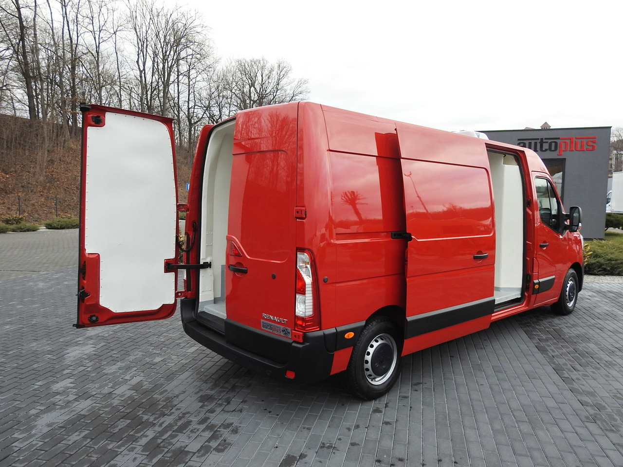 RENAULT MASTER REFRIGERATOR VAN 1*C CRUISE CONTROL AIR CONDITIONING LED LIGHTS 135HP - شاحنة مُبرّدة للتوصيل: صورة 3 RENAULT MASTER REFRIGERATOR VAN 1*C CRUISE CONTROL AIR CONDITIONING LED LIGHTS 135HP - شاحنة مُبرّدة للتوصيل: صورة 3
