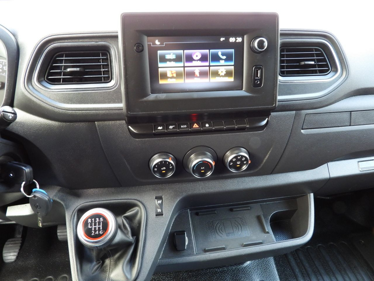 شاحنة مُبرّدة للتوصيل RENAULT MASTER REFRIGERATOR VAN -10*C POWER SUPPLY 230V CRUISE CONTROL NAVIGATION LED LIGHTS AIR CONDITIONING 150HP: صورة 40 شاحنة مُبرّدة للتوصيل RENAULT MASTER REFRIGERATOR VAN -10*C POWER SUPPLY 230V CRUISE CONTROL NAVIGATION LED LIGHTS AIR CONDITIONING 150HP: صورة 40