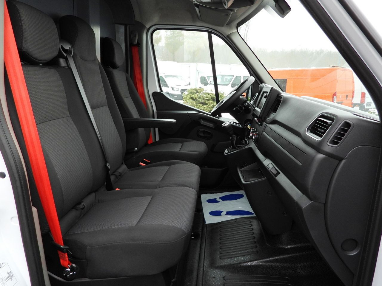 شاحنة مُبرّدة للتوصيل RENAULT MASTER REFRIGERATOR VAN -10*C POWER SUPPLY 230V CRUISE CONTROL NAVIGATION LED LIGHTS AIR CONDITIONING 150HP: صورة 49 شاحنة مُبرّدة للتوصيل RENAULT MASTER REFRIGERATOR VAN -10*C POWER SUPPLY 230V CRUISE CONTROL NAVIGATION LED LIGHTS AIR CONDITIONING 150HP: صورة 49