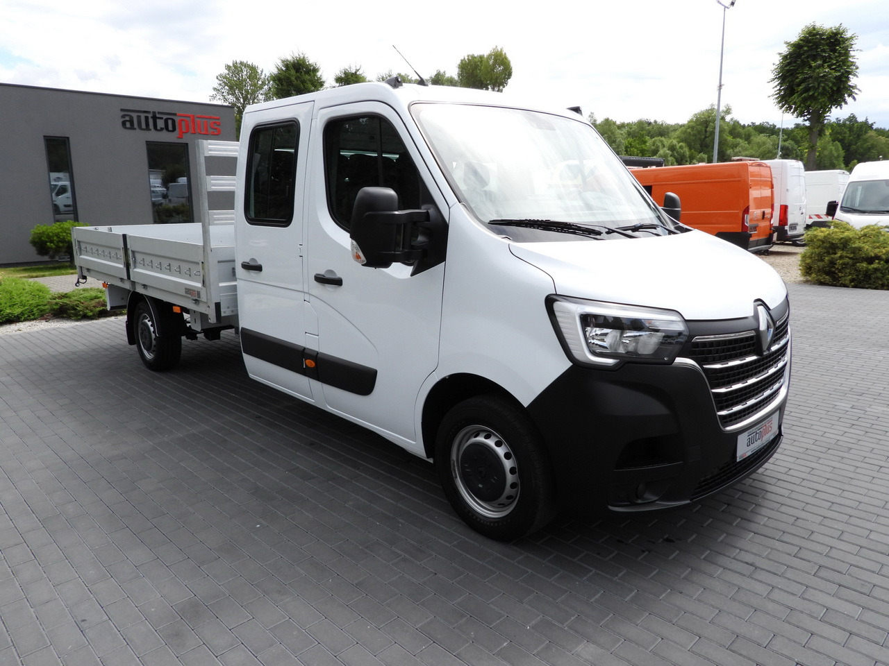 RENAULT MASTER STAKE BODY DOUBLE CABIN DOKA 7 SEATS LED LIGHTS AIR CONDITIONING 145HP - شاحنة مفتوحة: صورة 4 RENAULT MASTER STAKE BODY DOUBLE CABIN DOKA 7 SEATS LED LIGHTS AIR CONDITIONING 145HP - شاحنة مفتوحة: صورة 4