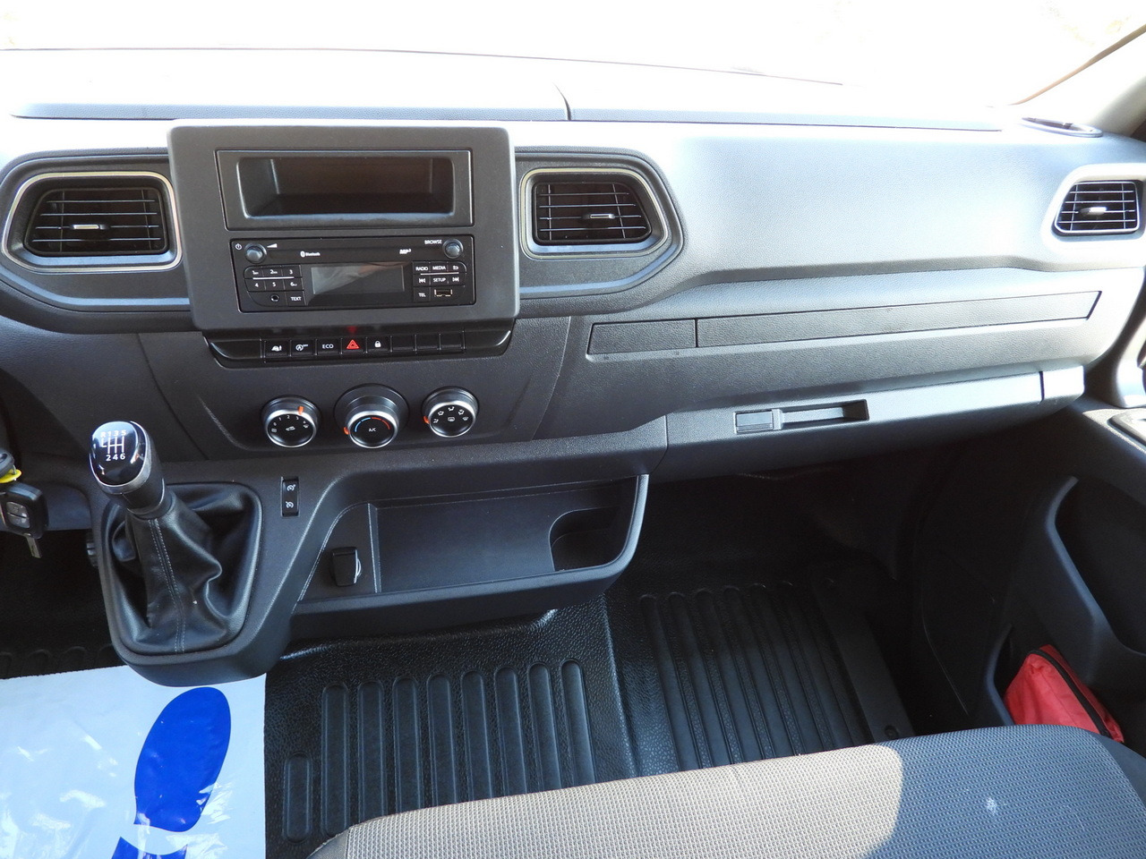 شاحنة ستارة جانبية RENAULT MASTER TARPAULIN LIFT 10 PALLETS WEBASTO CRUISE CONTROL LED LIGHTS PNEUMATICS AIR CONDITIONING  165HP: صورة 32 شاحنة ستارة جانبية RENAULT MASTER TARPAULIN LIFT 10 PALLETS WEBASTO CRUISE CONTROL LED LIGHTS PNEUMATICS AIR CONDITIONING  165HP: صورة 32