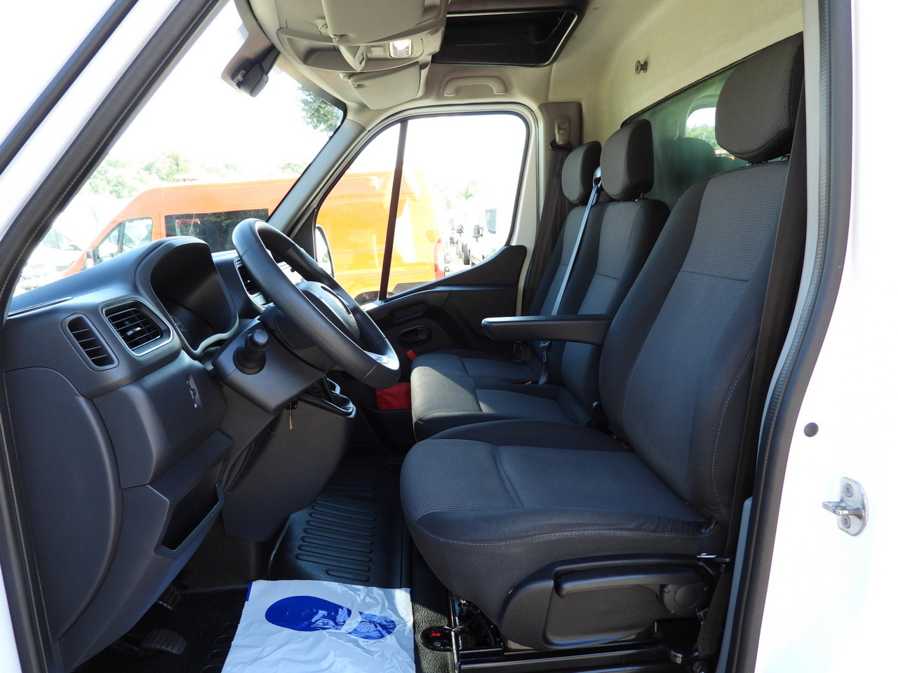 شاحنة ستارة جانبية RENAULT MASTER TARPAULIN LIFT 10 PALLETS WEBASTO CRUISE CONTROL LED LIGHTS PNEUMATICS AIR CONDITIONING  165HP: صورة 27 شاحنة ستارة جانبية RENAULT MASTER TARPAULIN LIFT 10 PALLETS WEBASTO CRUISE CONTROL LED LIGHTS PNEUMATICS AIR CONDITIONING  165HP: صورة 27