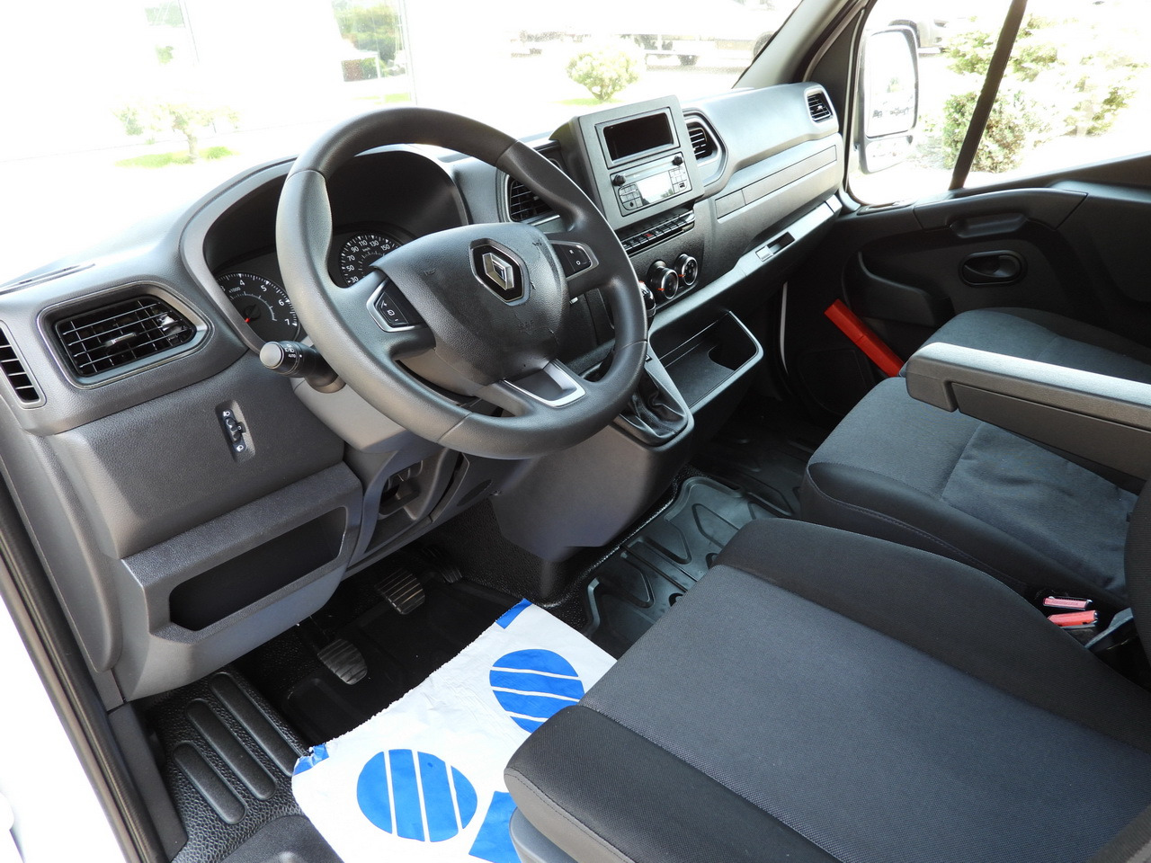 RENAULT MASTER TARPAULIN LIFT 10 PALLETS WEBASTO CRUISE CONTROL LED LIGHTS PNEUMATICS AIR CONDITIONING 165HP - شاحنة ستارة جانبية: صورة 2 RENAULT MASTER TARPAULIN LIFT 10 PALLETS WEBASTO CRUISE CONTROL LED LIGHTS PNEUMATICS AIR CONDITIONING 165HP - شاحنة ستارة جانبية: صورة 2