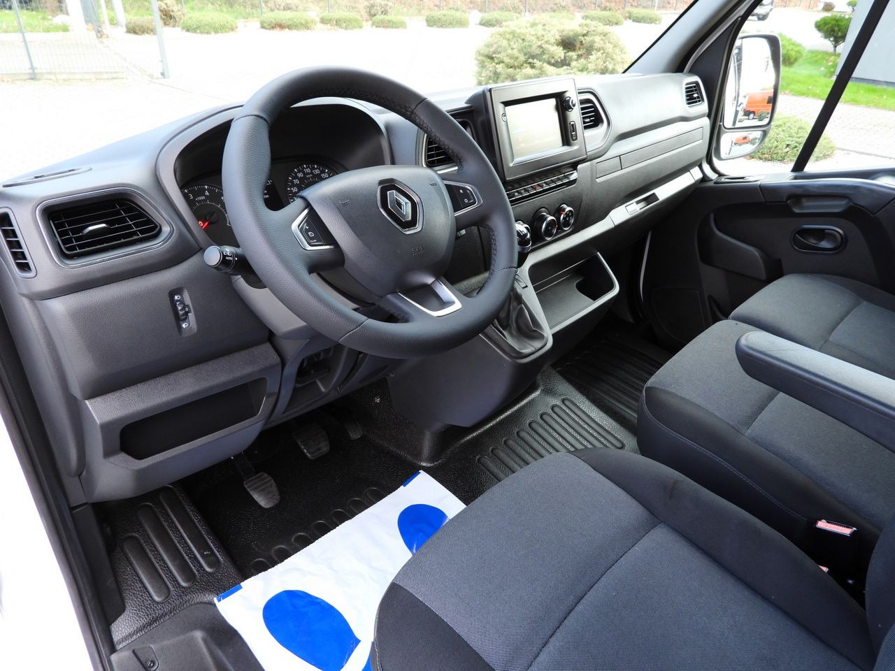 RENAULT MASTER TIPPER DOUBLE CABIN DOKA 7 SEATS CRUISE CONTROL NAVIGATION LED LIGHTS AIR CONDITIONING  145HP - قلاب صغير: صورة 2 RENAULT MASTER TIPPER DOUBLE CABIN DOKA 7 SEATS CRUISE CONTROL NAVIGATION LED LIGHTS AIR CONDITIONING  145HP - قلاب صغير: صورة 2