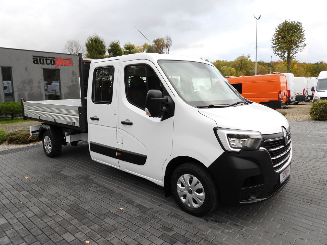 RENAULT MASTER TIPPER DOUBLE CABIN DOKA 7 SEATS CRUISE CONTROL NAVIGATION LED LIGHTS AIR CONDITIONING  145HP - قلاب صغير: صورة 4 RENAULT MASTER TIPPER DOUBLE CABIN DOKA 7 SEATS CRUISE CONTROL NAVIGATION LED LIGHTS AIR CONDITIONING  145HP - قلاب صغير: صورة 4