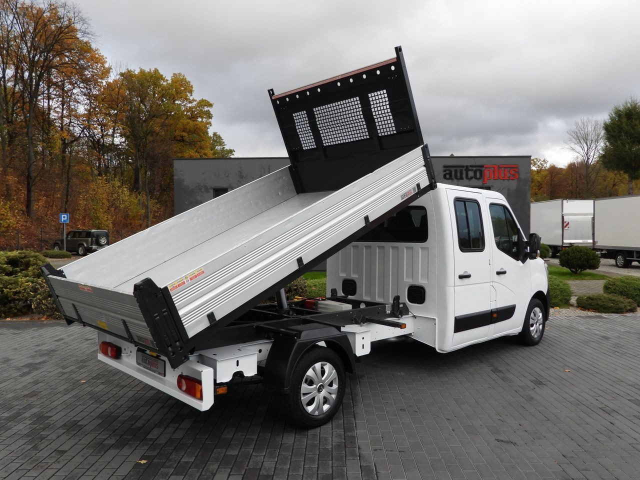 RENAULT MASTER TIPPER DOUBLE CABIN DOKA 7 SEATS CRUISE CONTROL NAVIGATION LED LIGHTS AIR CONDITIONING  145HP - قلاب صغير: صورة 3 RENAULT MASTER TIPPER DOUBLE CABIN DOKA 7 SEATS CRUISE CONTROL NAVIGATION LED LIGHTS AIR CONDITIONING  145HP - قلاب صغير: صورة 3