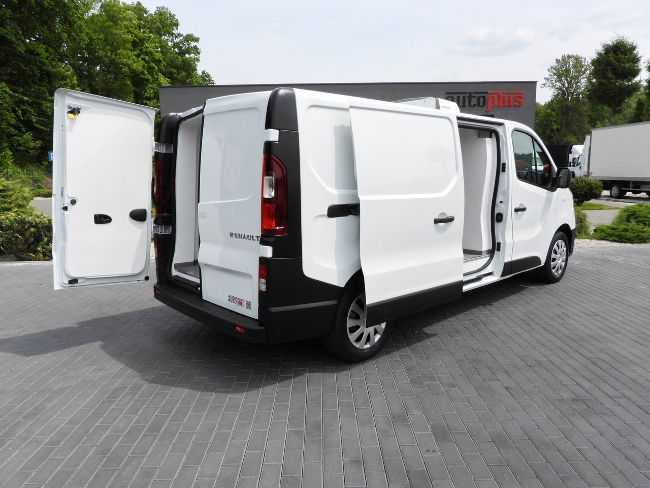 RENAULT TRAFIC REFRIGERATOR VAN 0*C CRUISE CONTROL LED LIGHTS AIR CONDITIONING 120HP - شاحنة مُبرّدة للتوصيل: صورة 3 RENAULT TRAFIC REFRIGERATOR VAN 0*C CRUISE CONTROL LED LIGHTS AIR CONDITIONING 120HP - شاحنة مُبرّدة للتوصيل: صورة 3