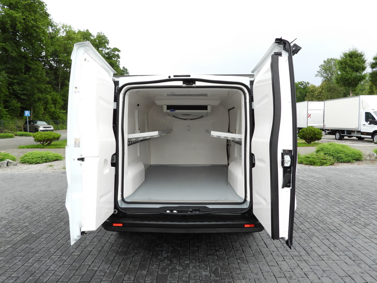 شاحنة مُبرّدة للتوصيل RENAULT TRAFIC REFRIGERATOR VAN -5*C POWER SUPPLY 230V CRUISE CONTROL LED LIGHTS AIR CONDITIONING  120HP: صورة 11