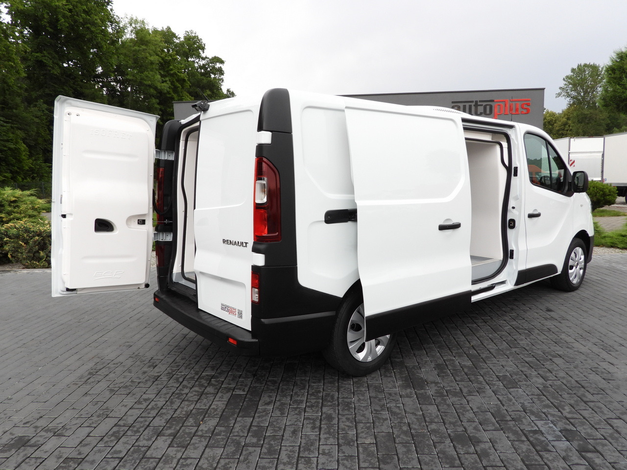 RENAULT TRAFIC REFRIGERATOR VAN -5*C POWER SUPPLY 230V CRUISE CONTROL LED LIGHTS AIR CONDITIONING 120HP - شاحنة مُبرّدة للتوصيل: صورة 3 RENAULT TRAFIC REFRIGERATOR VAN -5*C POWER SUPPLY 230V CRUISE CONTROL LED LIGHTS AIR CONDITIONING 120HP - شاحنة مُبرّدة للتوصيل: صورة 3