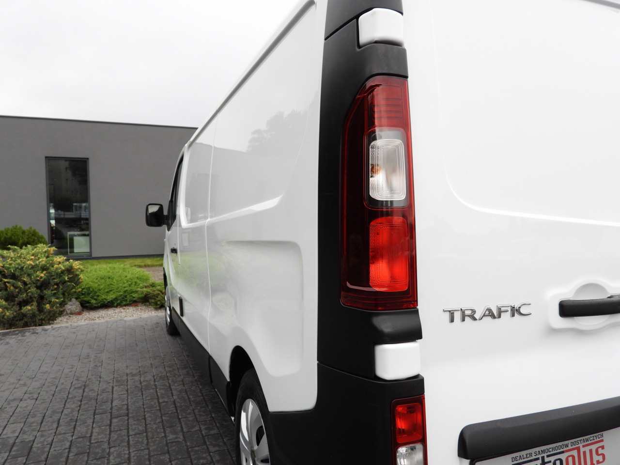 شاحنة مُبرّدة للتوصيل RENAULT TRAFIC REFRIGERATOR VAN -5*C POWER SUPPLY 230V CRUISE CONTROL LED LIGHTS AIR CONDITIONING  120HP: صورة 15
