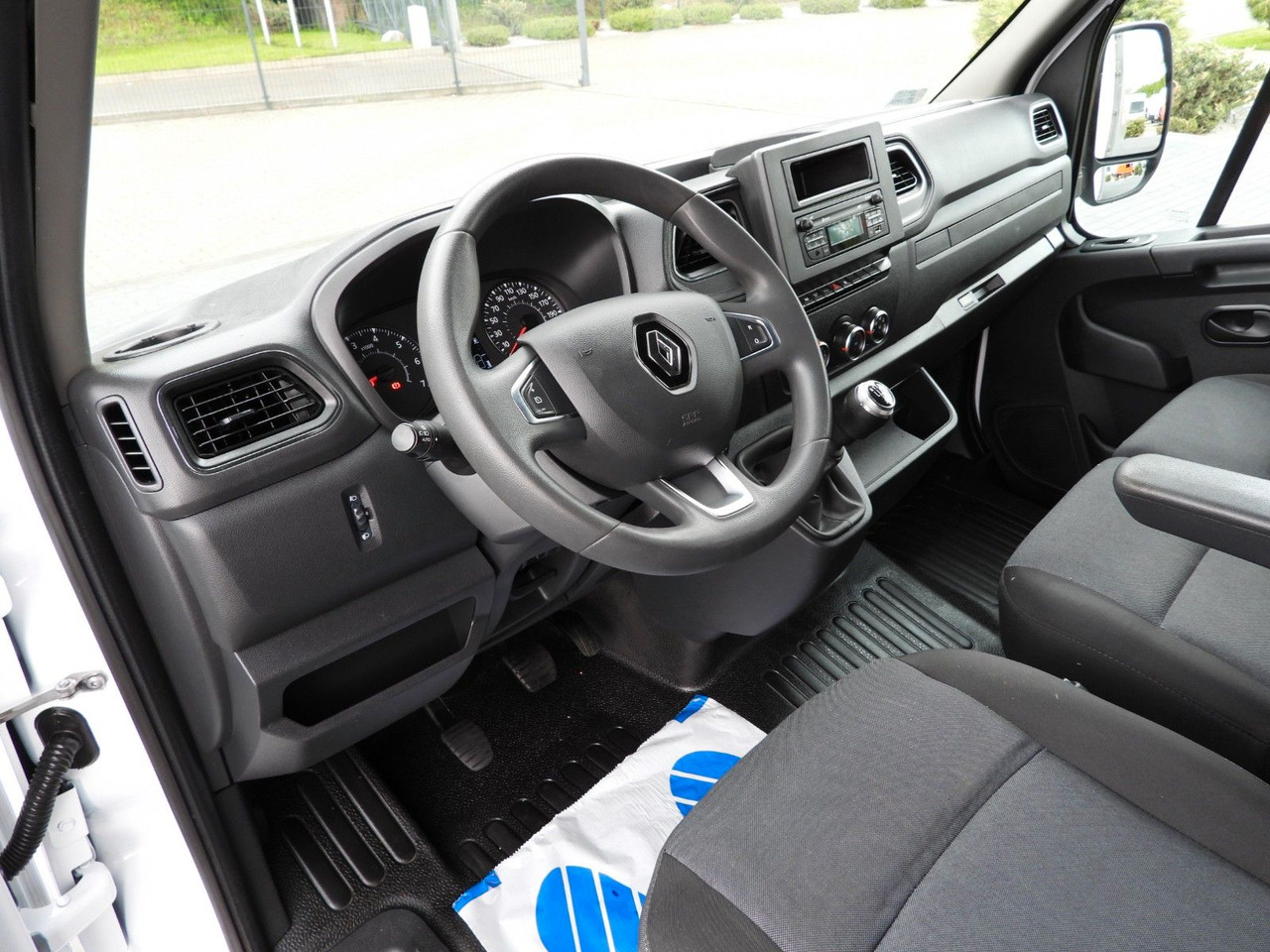 Renault MASTER PRITSCHE PLANE 10 PALETTEN TEMPOMAT A/C - شاحنة ستارة جانبية: صورة 2 Renault MASTER PRITSCHE PLANE 10 PALETTEN TEMPOMAT A/C - شاحنة ستارة جانبية: صورة 2