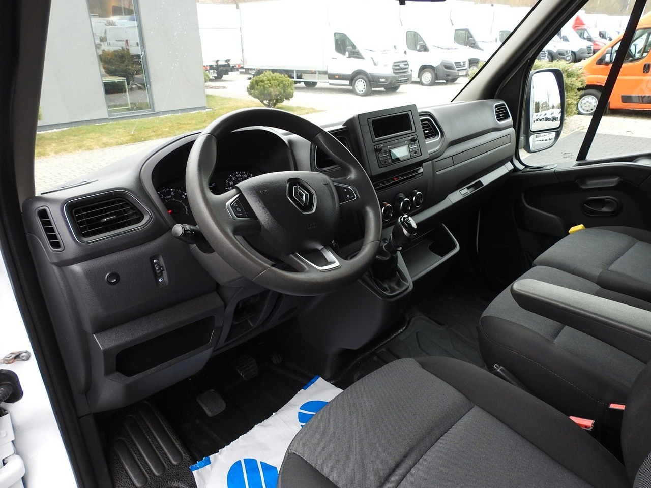 Renault MASTER PRITSCHE PLANE 10 PALETTEN WEBASTO A/C - شاحنة ستارة جانبية: صورة 2 Renault MASTER PRITSCHE PLANE 10 PALETTEN WEBASTO A/C - شاحنة ستارة جانبية: صورة 2