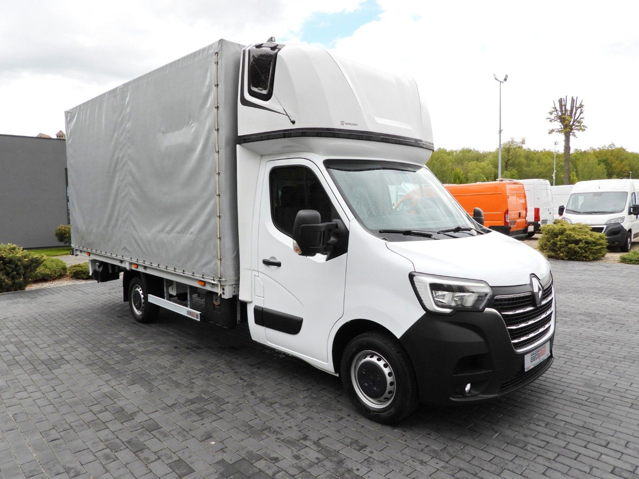 Renault MASTER PRITSCHE PLANE 10 PALETTEN WEBASTO A/C - شاحنة ستارة جانبية: صورة 4 Renault MASTER PRITSCHE PLANE 10 PALETTEN WEBASTO A/C - شاحنة ستارة جانبية: صورة 4