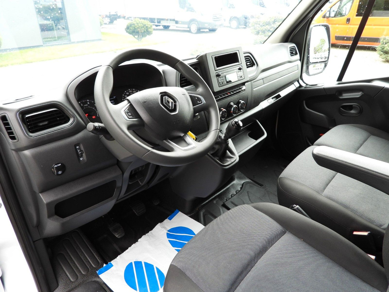 Renault MASTER PRITSCHE PLANE 10 PALETTEN WEBASTO A/C - شاحنة ستارة جانبية: صورة 2 Renault MASTER PRITSCHE PLANE 10 PALETTEN WEBASTO A/C - شاحنة ستارة جانبية: صورة 2