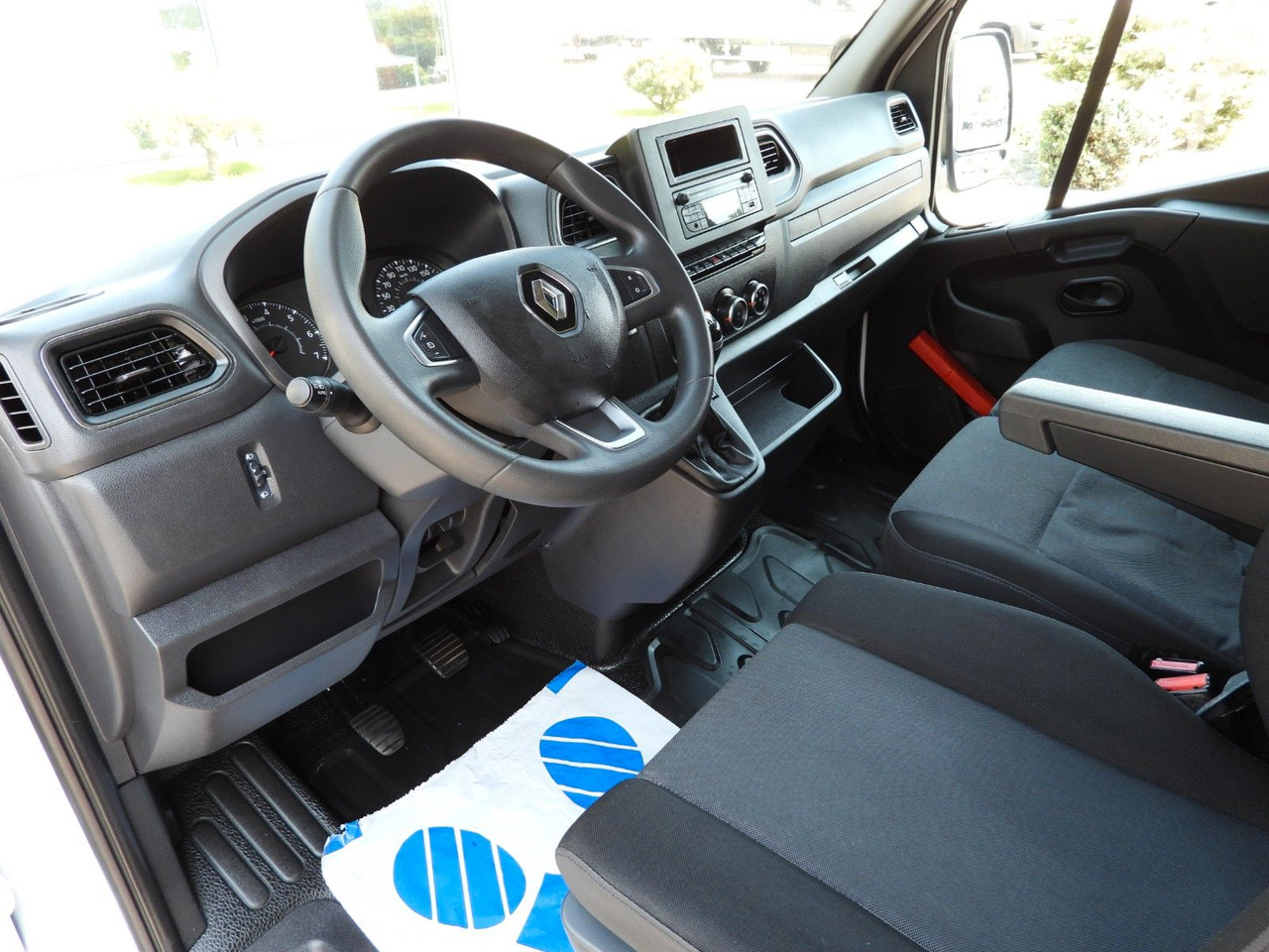 Renault MASTER PRITSCHE PLANE AUFZUG 10 PALETTEN WEBAST - شاحنة ستارة جانبية: صورة 2 Renault MASTER PRITSCHE PLANE AUFZUG 10 PALETTEN WEBAST - شاحنة ستارة جانبية: صورة 2