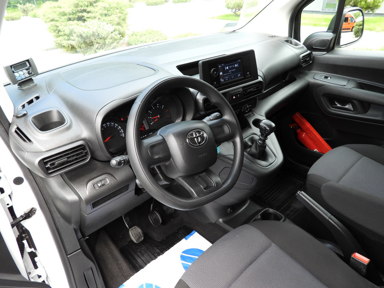 TOYOTA PROACE CITY REFRIGERATOR VAN -15*C POWER SUPPLY 230V CRUISE CONTROL AIR CONDITIONING 100HP - شاحنة مُبرّدة للتوصيل: صورة 2 TOYOTA PROACE CITY REFRIGERATOR VAN -15*C POWER SUPPLY 230V CRUISE CONTROL AIR CONDITIONING 100HP - شاحنة مُبرّدة للتوصيل: صورة 2