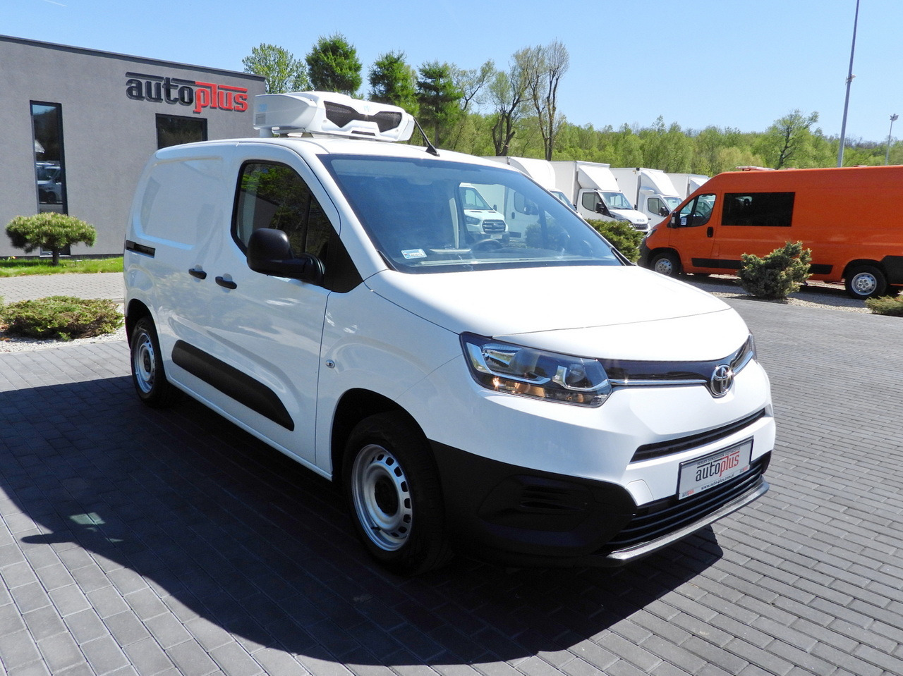 TOYOTA PROACE CITY REFRIGERATOR VAN -15*C POWER SUPPLY 230V CRUISE CONTROL AIR CONDITIONING 100HP - شاحنة مُبرّدة للتوصيل: صورة 4 TOYOTA PROACE CITY REFRIGERATOR VAN -15*C POWER SUPPLY 230V CRUISE CONTROL AIR CONDITIONING 100HP - شاحنة مُبرّدة للتوصيل: صورة 4
