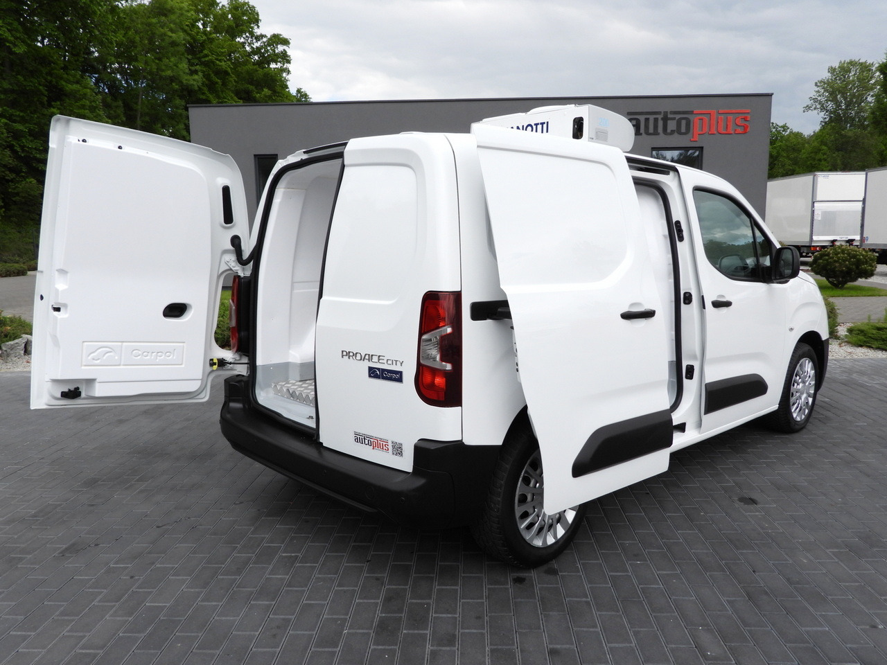 TOYOTA PROACE CITY REFRIGERATOR VAN -15*C POWER SUPPLY 230V CRUISE CONTROL AIR CONDITIONING 100HP - شاحنة مُبرّدة للتوصيل: صورة 3 TOYOTA PROACE CITY REFRIGERATOR VAN -15*C POWER SUPPLY 230V CRUISE CONTROL AIR CONDITIONING 100HP - شاحنة مُبرّدة للتوصيل: صورة 3