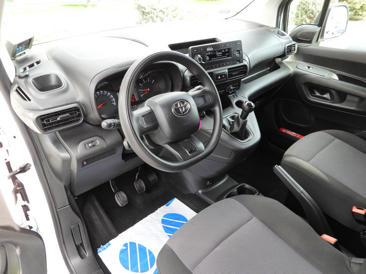 TOYOTA PROACE CITY REFRIGERATOR VAN -15*C POWER SUPPLY 230V CRUISE CONTROL AIR CONDITIONING 100HP - شاحنة مُبرّدة للتوصيل: صورة 2 TOYOTA PROACE CITY REFRIGERATOR VAN -15*C POWER SUPPLY 230V CRUISE CONTROL AIR CONDITIONING 100HP - شاحنة مُبرّدة للتوصيل: صورة 2