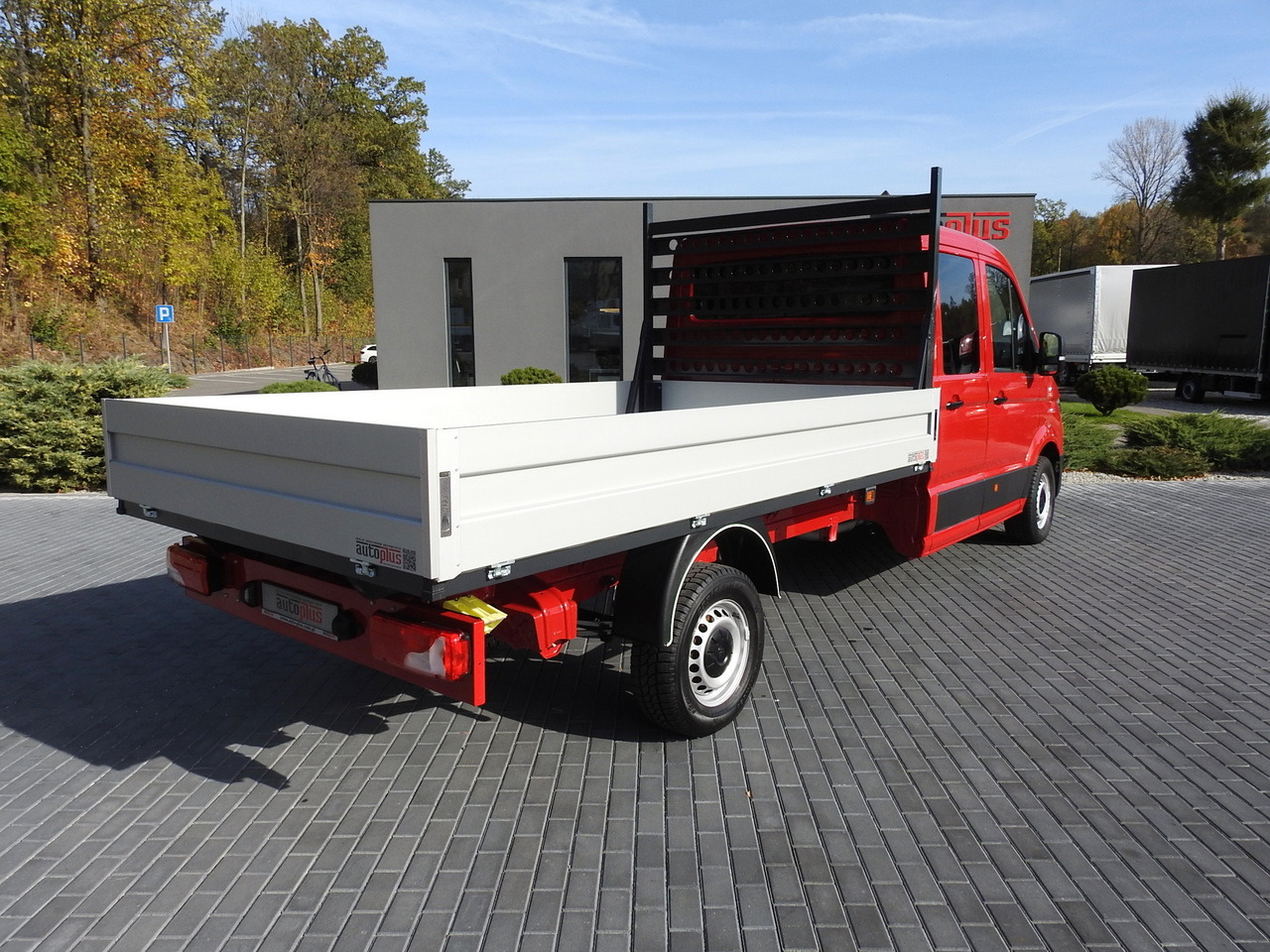 VOLKSWAGEN CRAFTER STAKE BODY DOUBLE CABIN DOKA 7 SEATS AIR CONDITIONING 140HP - شاحنة مفتوحة: صورة 3 VOLKSWAGEN CRAFTER STAKE BODY DOUBLE CABIN DOKA 7 SEATS AIR CONDITIONING 140HP - شاحنة مفتوحة: صورة 3