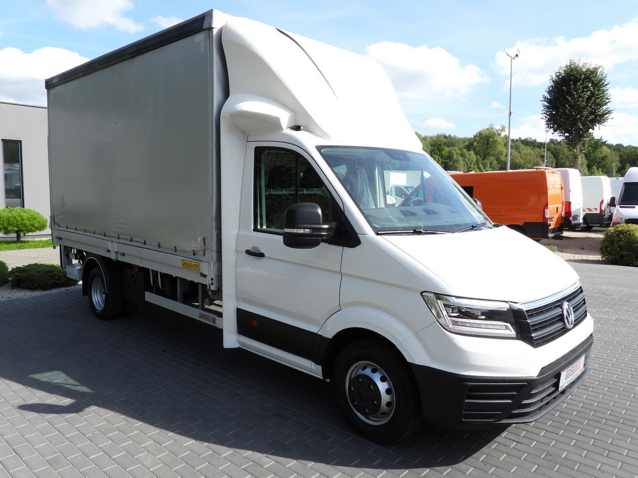 VOLKSWAGEN CRAFTER TARPAULIN LIFT 8 PALLETS CRUISE CONTROL LED LIGHTS TWIN WHEELS AIR CONDITIONING 180HP - شاحنة ستارة جانبية: صورة 4 VOLKSWAGEN CRAFTER TARPAULIN LIFT 8 PALLETS CRUISE CONTROL LED LIGHTS TWIN WHEELS AIR CONDITIONING 180HP - شاحنة ستارة جانبية: صورة 4