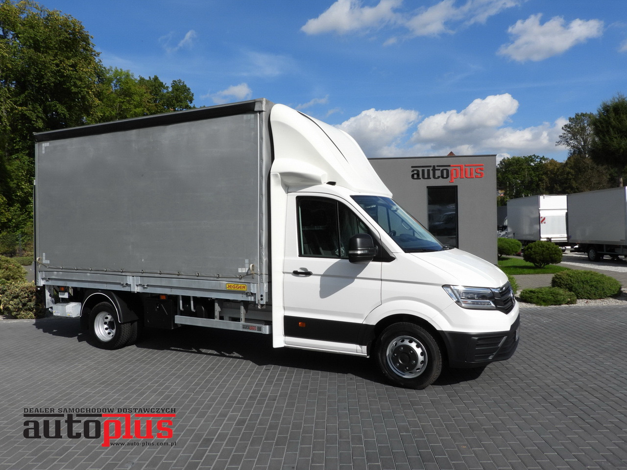 VOLKSWAGEN CRAFTER TARPAULIN LIFT 8 PALLETS CRUISE CONTROL LED LIGHTS TWIN WHEELS AIR CONDITIONING 180HP - شاحنة ستارة جانبية: صورة 1 VOLKSWAGEN CRAFTER TARPAULIN LIFT 8 PALLETS CRUISE CONTROL LED LIGHTS TWIN WHEELS AIR CONDITIONING 180HP - شاحنة ستارة جانبية: صورة 1