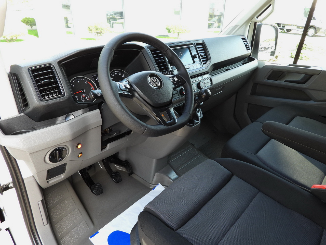 VOLKSWAGEN CRAFTER TARPAULIN LIFT 8 PALLETS CRUISE CONTROL LED LIGHTS TWIN WHEELS AIR CONDITIONING 180HP - شاحنة ستارة جانبية: صورة 2 VOLKSWAGEN CRAFTER TARPAULIN LIFT 8 PALLETS CRUISE CONTROL LED LIGHTS TWIN WHEELS AIR CONDITIONING 180HP - شاحنة ستارة جانبية: صورة 2