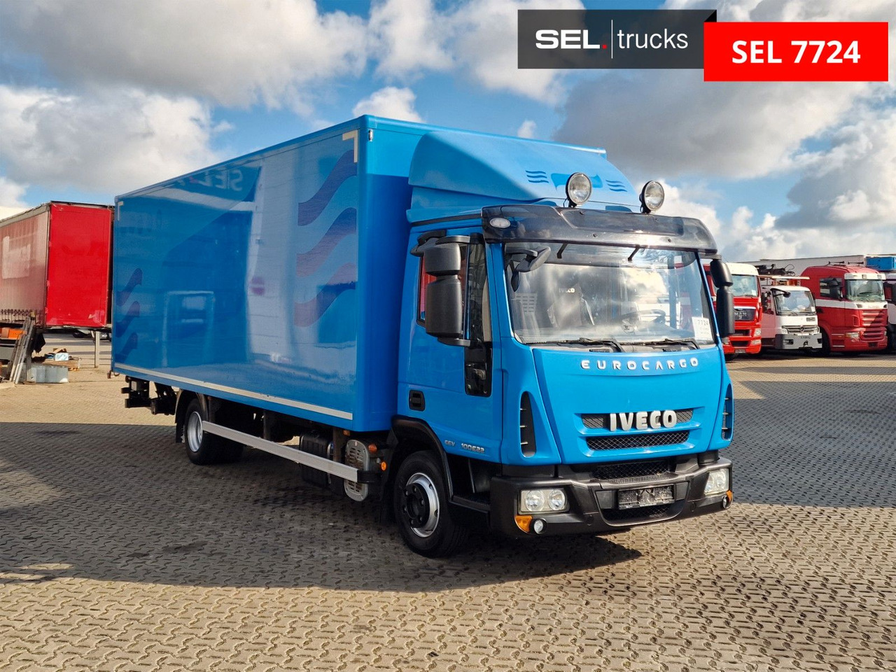 Iveco Eurocargo 100E22 / Ladebordwand / 3 Sitzen - شاحنة مقفلة: صورة 3 Iveco Eurocargo 100E22 / Ladebordwand / 3 Sitzen - شاحنة مقفلة: صورة 3