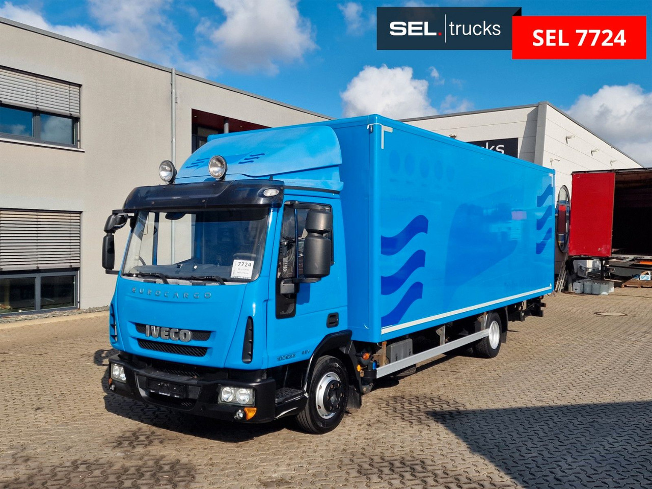Iveco Eurocargo 100E22 / Ladebordwand / 3 Sitzen - شاحنة مقفلة: صورة 1 Iveco Eurocargo 100E22 / Ladebordwand / 3 Sitzen - شاحنة مقفلة: صورة 1