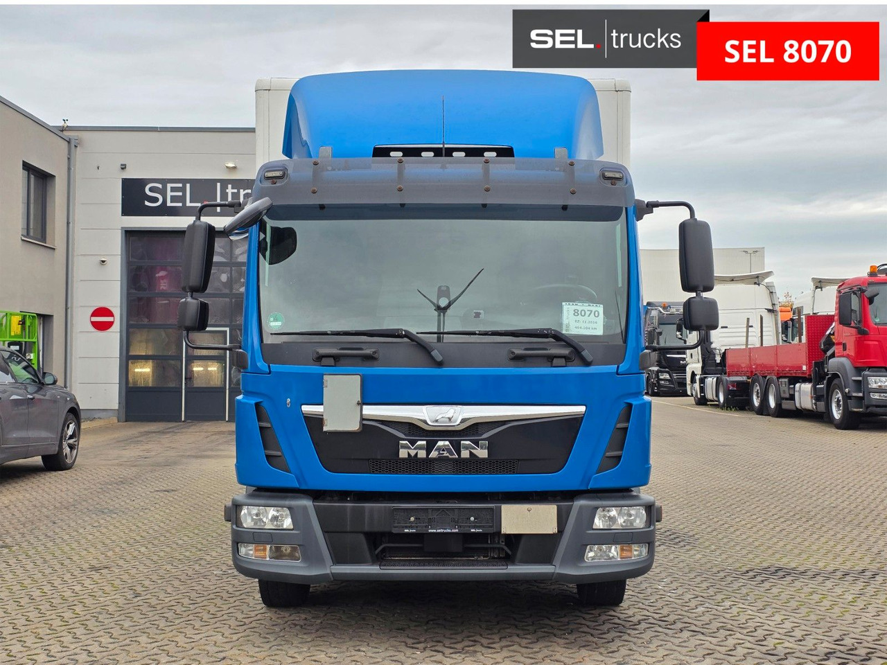 MAN TGL 12.220 4x2 BL / Ladebordwand - شاحنة مقفلة: صورة 2 MAN TGL 12.220 4x2 BL / Ladebordwand - شاحنة مقفلة: صورة 2