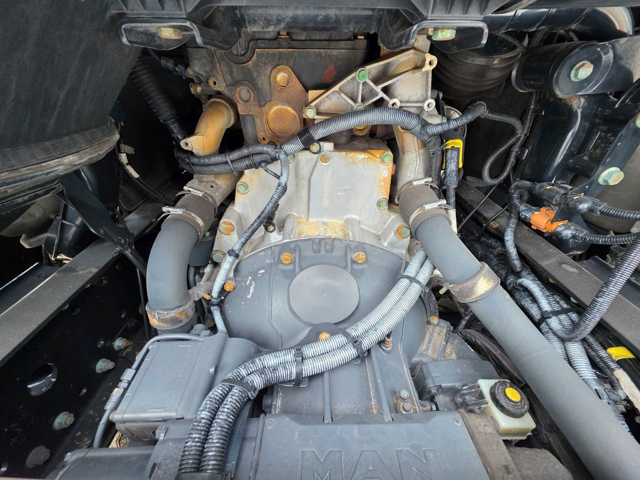 وحدة جر MAN TGX 18.460 4x2 LLS-U / Retarder / 2 Tanks: صورة 13