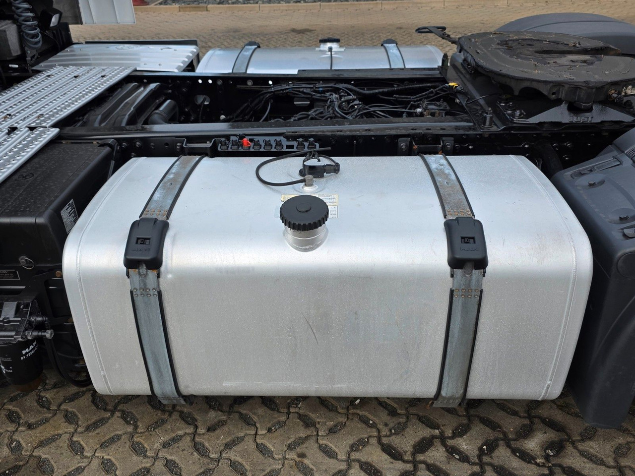 وحدة جر MAN TGX 18.460 4x2 LLS-U / Retarder / 2 Tanks: صورة 16