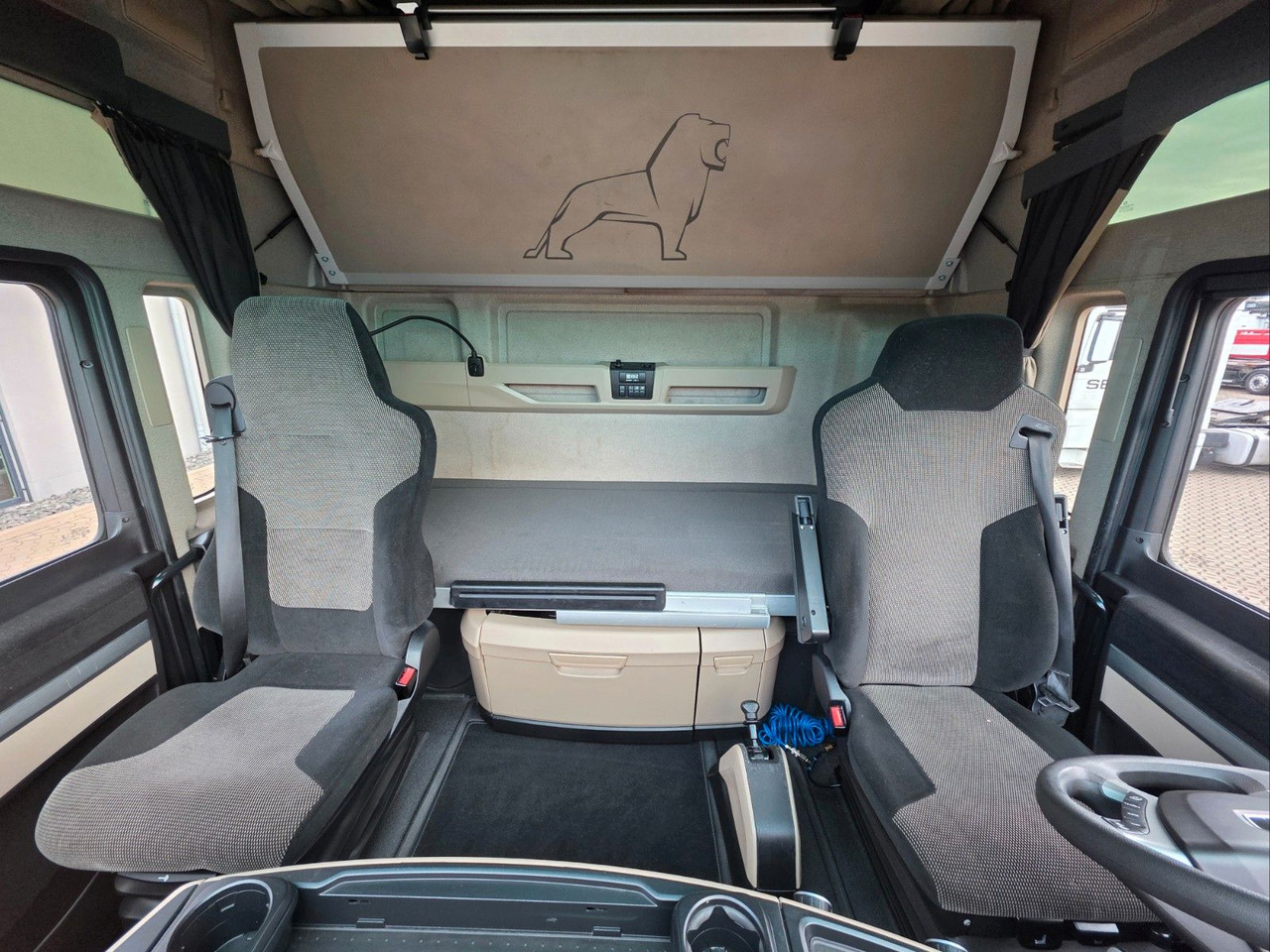 وحدة جر MAN TGX 18.460 4x2 LLS-U / Retarder / 2 Tanks: صورة 32