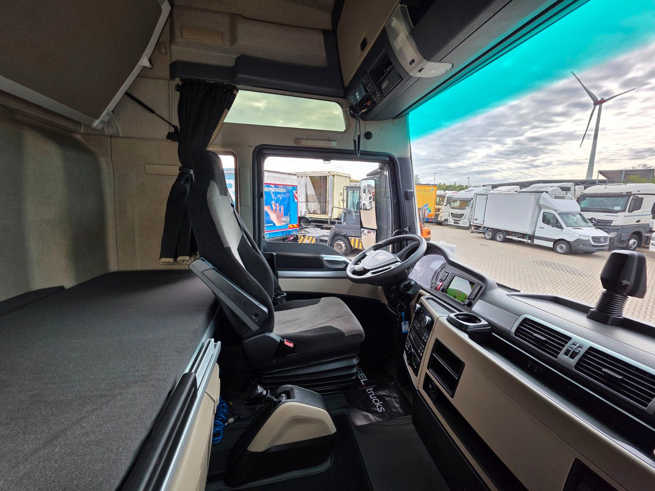 وحدة جر MAN TGX 18.460 4x2 LLS-U / Retarder / 2 Tanks: صورة 38