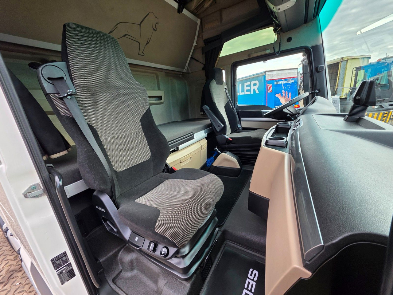 وحدة جر MAN TGX 18.460 4x2 LLS-U / Retarder / 2 Tanks: صورة 31