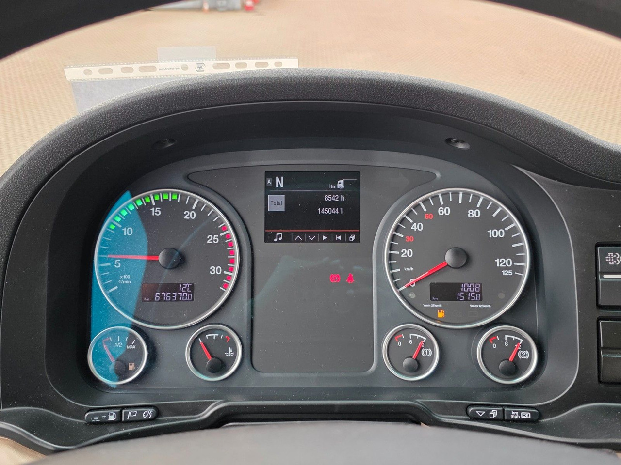 وحدة جر MAN TGX 18.460 4x2 LLS-U / Retarder / 2 Tanks: صورة 41