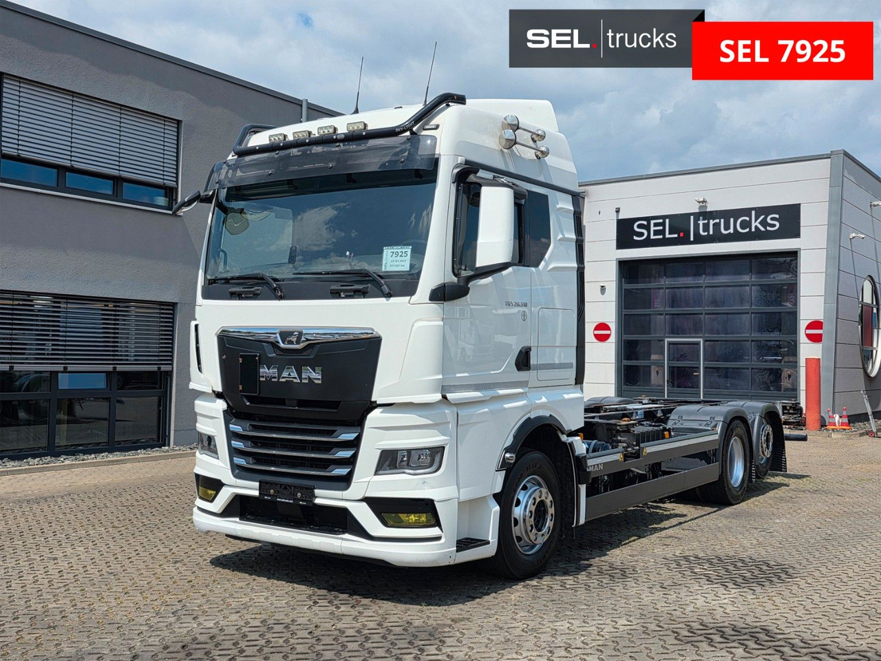 MAN TGX 26.510 6x2-2 LL CH / ZF Intarder / Liftachse - شاحنات الحاويات / جسم علوي قابل للتغيير شاحنة: صورة 1 MAN TGX 26.510 6x2-2 LL CH / ZF Intarder / Liftachse - شاحنات الحاويات / جسم علوي قابل للتغيير شاحنة: صورة 1