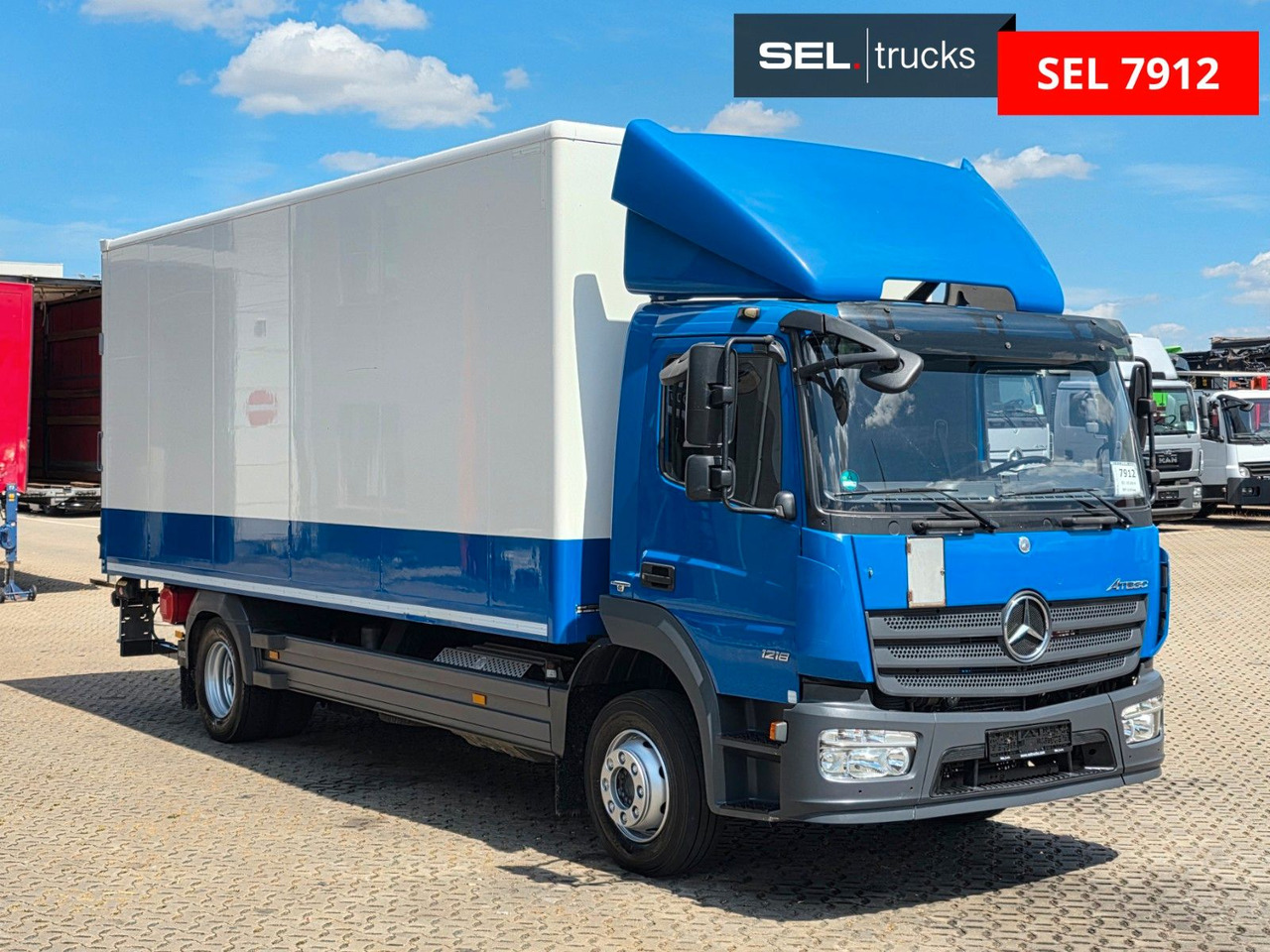 Mercedes-Benz Atego 1218 / Ladebordwand - شاحنة مقفلة: صورة 3 Mercedes-Benz Atego 1218 / Ladebordwand - شاحنة مقفلة: صورة 3
