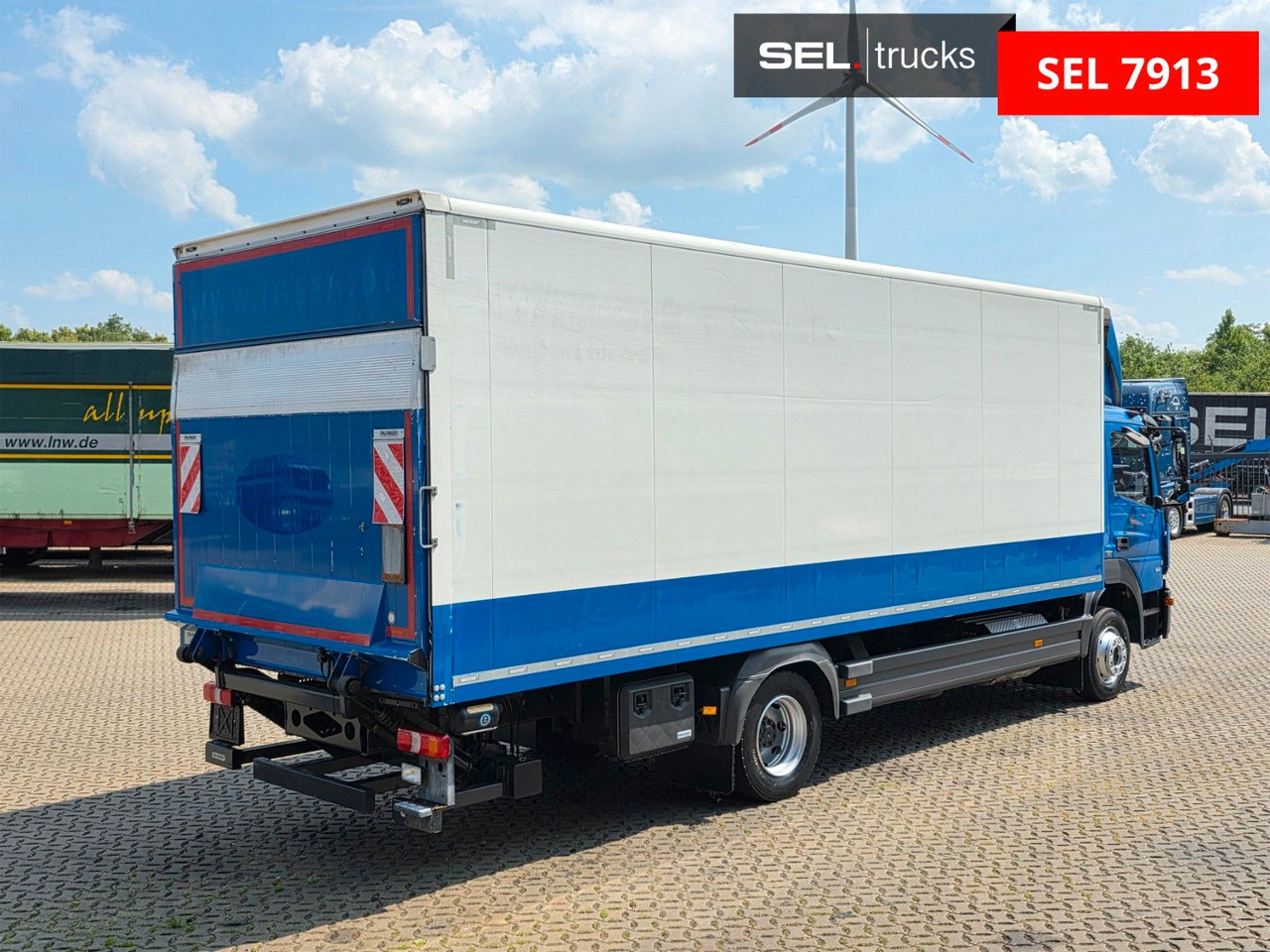 Mercedes-Benz Atego 1221 / Ladebordwand - شاحنة مقفلة: صورة 5 Mercedes-Benz Atego 1221 / Ladebordwand - شاحنة مقفلة: صورة 5