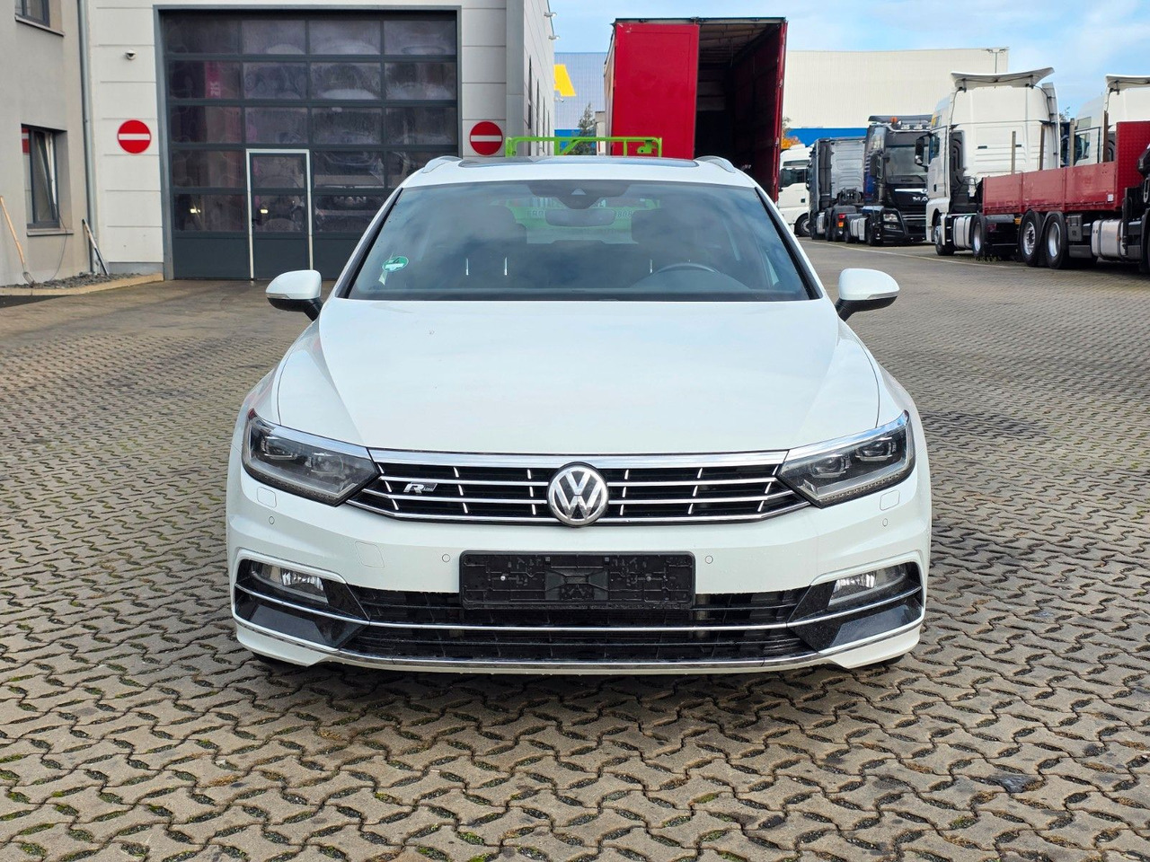 Volkswagen Passat Variant Highline BMT/Start-Stopp - سيارة ستيشن: صورة 2 Volkswagen Passat Variant Highline BMT/Start-Stopp - سيارة ستيشن: صورة 2