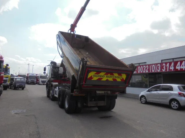 شاحنة قلاب, شاحنة كرين DAF CF 370 8X4 + PALFINGER EPSILON: صورة 6