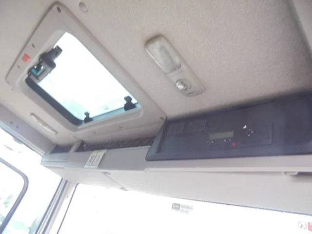 شاحنة قلاب, شاحنة كرين DAF CF 370 8X4 + PALFINGER EPSILON: صورة 12