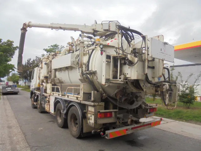 DAF CF 85.410 8X4 BLADGEVEERD - شاحنة الشفط: صورة 3 DAF CF 85.410 8X4 BLADGEVEERD - شاحنة الشفط: صورة 3