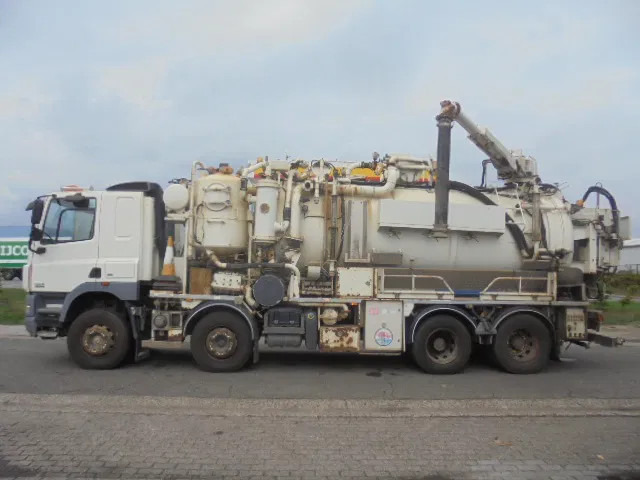 DAF CF 85.410 8X4 BLADGEVEERD - شاحنة الشفط: صورة 2 DAF CF 85.410 8X4 BLADGEVEERD - شاحنة الشفط: صورة 2