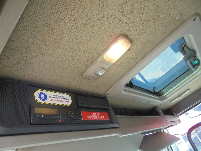 شاحنة النفايات DAF FAN 75 240: صورة 7