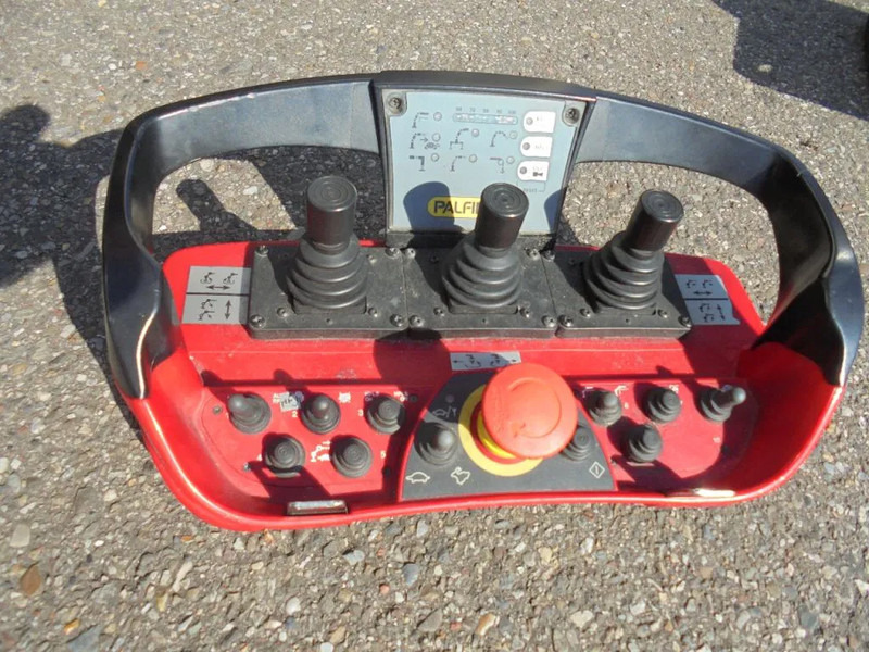 شاحنة النفايات DAF FAN 75 240: صورة 20